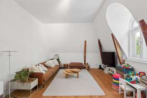 Elegante Endetagenwohnung in prachtvoller Altbauvilla, idyllische Bestlage: in nur 400m zur Alster – Die vollständige Adresse der Immobilie erhältst du vom Anbieter., 22085 Uhlenhorst, Hamburg – Vorschaubild 6