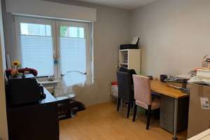 „Ideal für einen Handwerker“
Freistehendes  Einfamilienhaus mit Altbau-Charme in 47228 Duisburg – Die vollständige Adresse der Immobilie erhältst du vom Anbieter., 47228 Bergheim, Duisburg – Vorschaubild 8