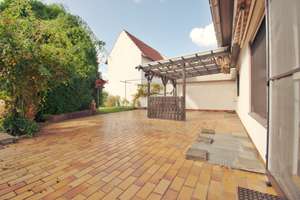 Attraktives Einfamilienhaus mit großem  780 m² Grundstück in begehrter Lage nahe Speyer – Die vollständige Adresse der Immobilie erhältst du vom Anbieter., 67459 Böhl-Iggelheim – Vorschaubild 3