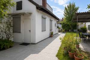 Charmantes Mehrfamilienhaus mit drei Wohneinheiten, Anbau und Garten in Düsseldorf-Benrath – 40597 Benrath, Düsseldorf – Vorschaubild 3