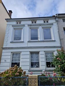 Mehrfamilienhaus in Lübeck: Vielseitiges Objekt mit sechs Zimmern