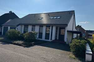 großzägiges Einfamilienhaus mit Einliegerwohnung (als Büro genutzt) – Hannover (Kreis) – Vorschaubild 1
