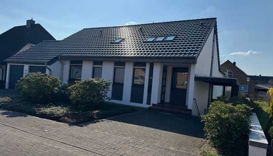 Bild von großzägiges Einfamilienhaus mit Einliegerwohnung (als Büro genutzt)