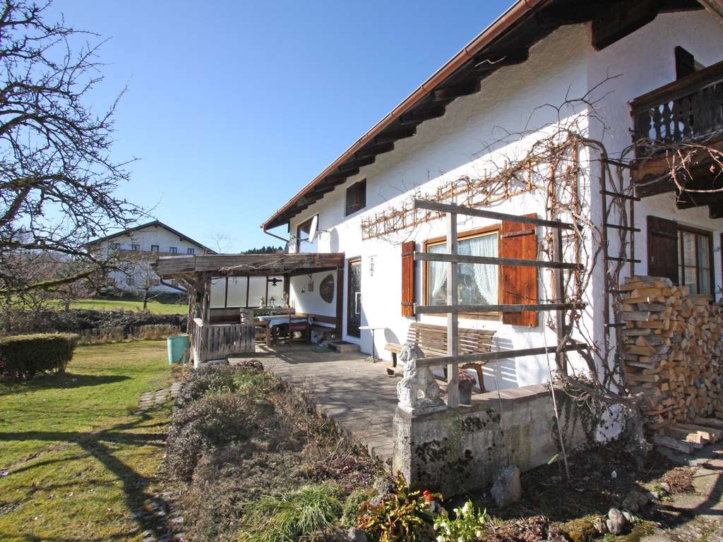 Immobilie in Rimsting - Grundstück mit Altbestand in ruhiger Ortsrandlage und schönem Alpenpanoramablick - Bild 4