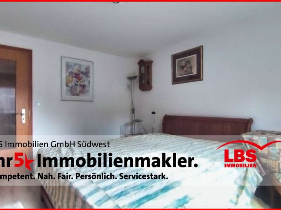 Geräumiges Schlafzimmer