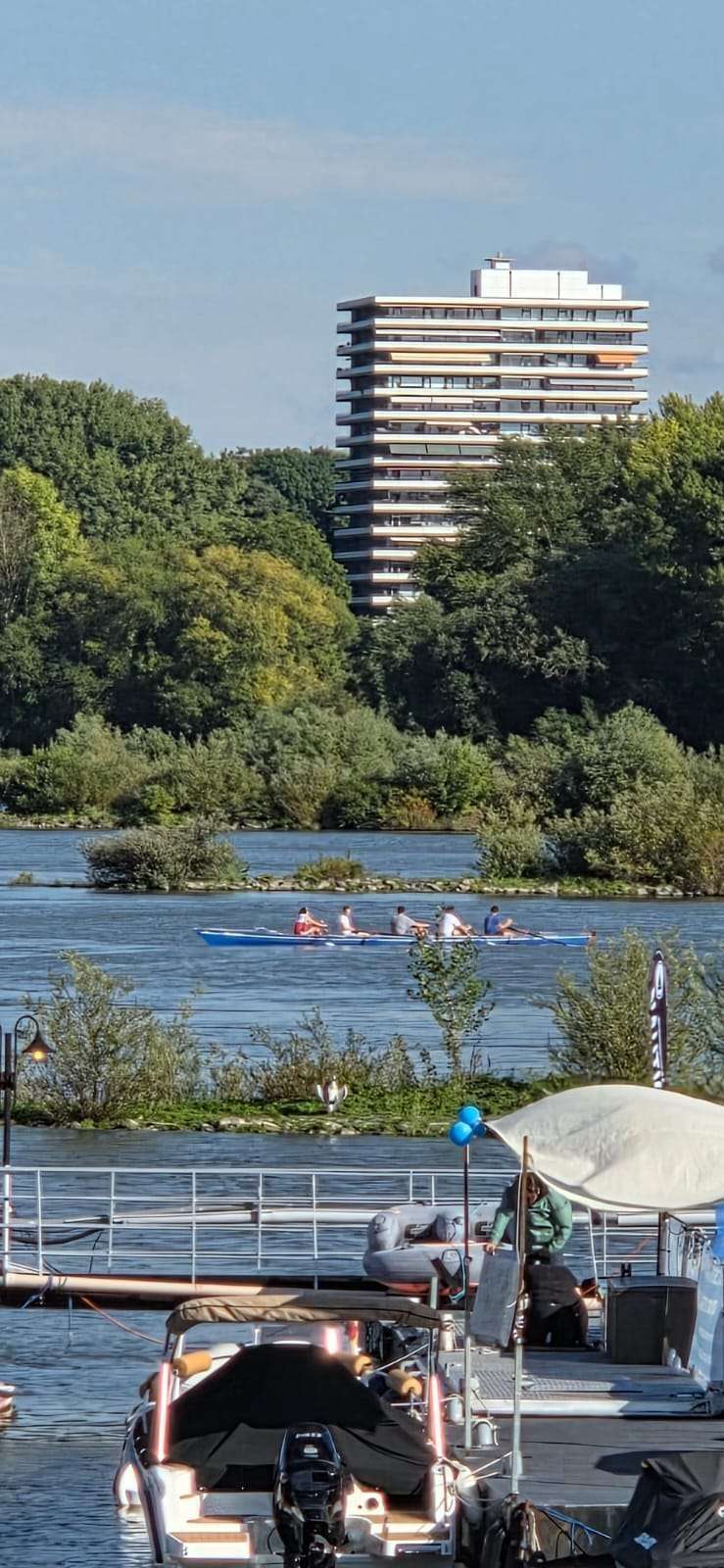 --RODENKIRCHEN--Rheinblick - attraktive 3-4 Zi. Wohnung mit großem Balkon, Köln – Bild 2