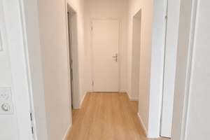 Ruhig gelegene, renovierte 2-Zimmer-Wohnung mit Balkon & direktem Zugang zum Gemeinschaftsgarten – Die vollständige Adresse der Immobilie erhältst du vom Anbieter., 26125 Ohmstede, Oldenburg (Oldenburg) – Vorschaubild 3