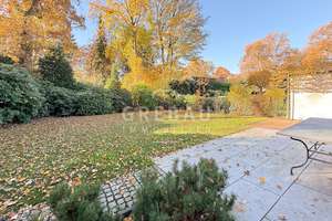 Schmuckstück im Grünen: Top-gepflegte Familienvilla mit herrlichem Garten und Doppelgarage – Die vollständige Adresse der Immobilie erhältst du vom Anbieter., 22587 Blankenese, Hamburg – Vorschaubild 9