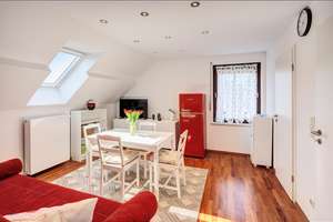 Möbliert: Neu eingerichtete Einliegerwohnung im Dachgeschoss – Die vollständige Adresse der Immobilie erhältst du vom Anbieter., 81825 Gartenstadt Trudering, München – Vorschaubild 2