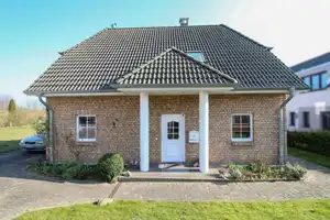 Energieeffizientes, junges Einfamilienhaus nur ca. 4 km vom Strand mit sehr guter Infrastruktur  – Ostholstein (Kreis) – Vorschaubild 3