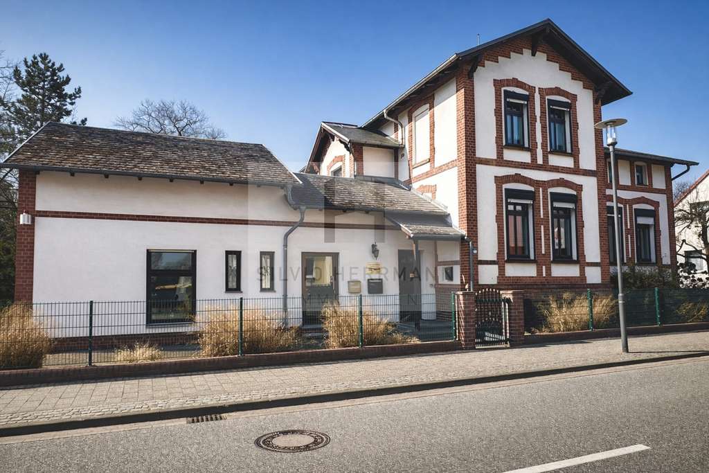 Immobilie in Burg (Spreewald) - Historisches Zweifamilienhaus mit Praxis im Ortskern von Burg (Spreewald) - Bild 1