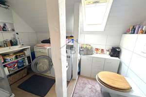 Gepflegte Dachgeschosswohnung mit Balkon in ruhiger Lage – Die vollständige Adresse der Immobilie erhältst du vom Anbieter., 57074 Kaan-Marienborn, Siegen – Vorschaubild 3