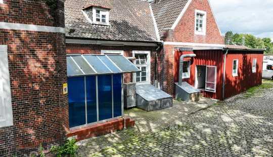 Bild von Eine Gelegenheit für Entwickler, Selbstständige...: Bahnhofsgebäude mit über 400 m² Nutzfläche