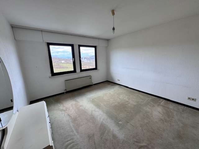 Immobilie in Hahnstätten - Herrliche Lage und Ausblick - Großes Einfamilienhaus in bevorzugter Ortsrandlage - Bild 3