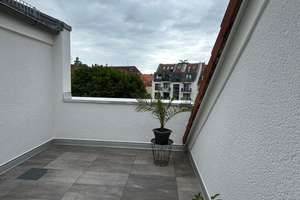 Modernisierte helle, ruhige 2-Zimmerwohnung mit großer Loggia und neuer Markenküche – Lenaustr. 13, 30169 Calenberger Neustadt, Hannover – Vorschaubild 2