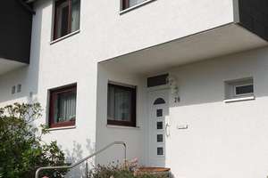 Privat: Familienfreundliches Reihenhaus mit Garten & Garage in bester Lage, Böblingen-Tannenberg – Die vollständige Adresse der Immobilie erhältst du vom Anbieter., 71032 Böblingen – Vorschaubild 3