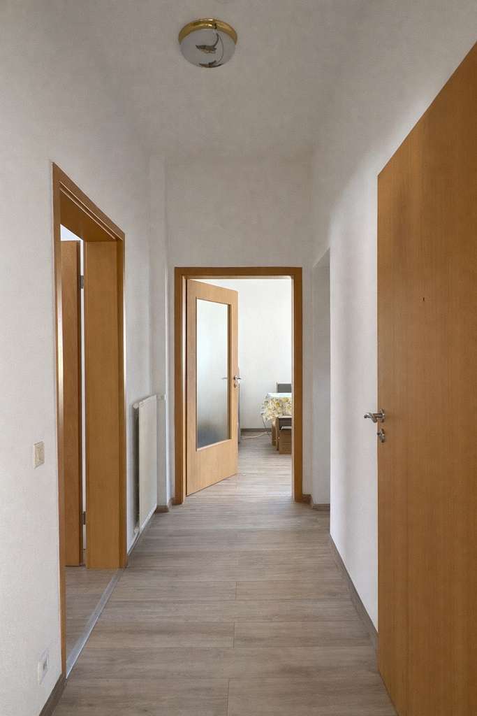 Immobilie in Erbach - Mehrfamilienhaus mit 4 Wohneinheiten und Gewerbeeinheit (Eiscafé) in zentraler Lage von Erbach - Bild 3