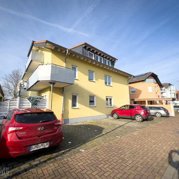 Großzügige Dachgeschosswohnung mit zwei Balkonen in Limburg-Linter