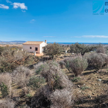 Rustikales Landhaus mit herrlicher Aussicht und 10.000 m² Grundstück - in der Nähe von Los Gallardos