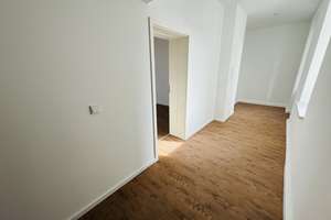 AKTION: 3 Monate Kaltmietfrei + 300 € Energiekostenbonus! Neu sanierte 3 Zimmer Wohnung – Elisenstraße 40, 9111 Zentrum, Chemnitz – Vorschaubild 4