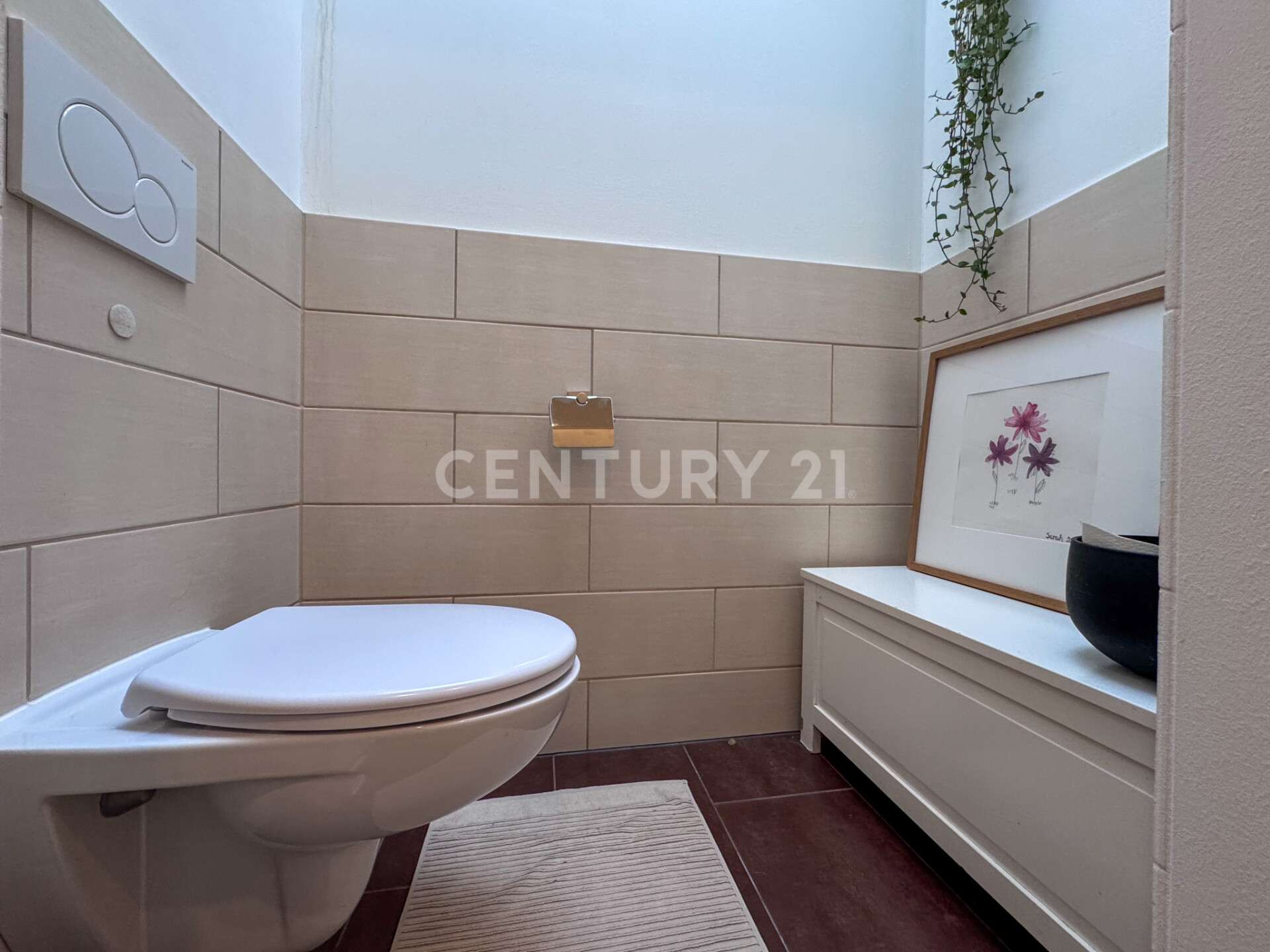 Immobilie in Weitramsdorf - Attraktive Kapitalanlage mit 4 Wohneinheiten und Entwicklungspotenzial in Tambach bei Coburg - Bild 2