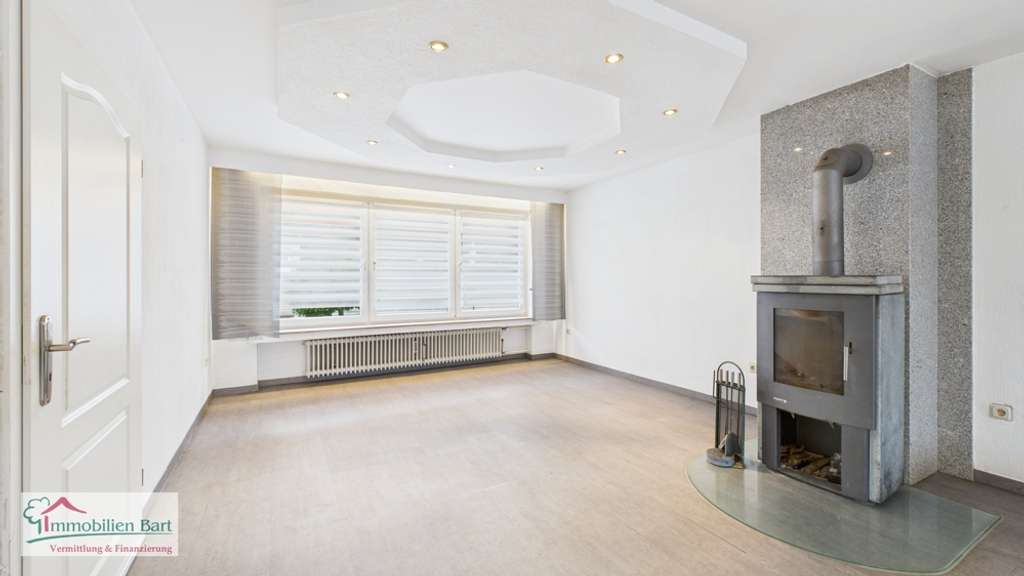 Immobilie in Rehlingen-Siersburg - REHLINGEN-SIERSBURG:
WOHNHAUS / 267 M² WOHNFLÄCHE  / GARAGE / CARPORT / WEITBLICK! - Bild 4