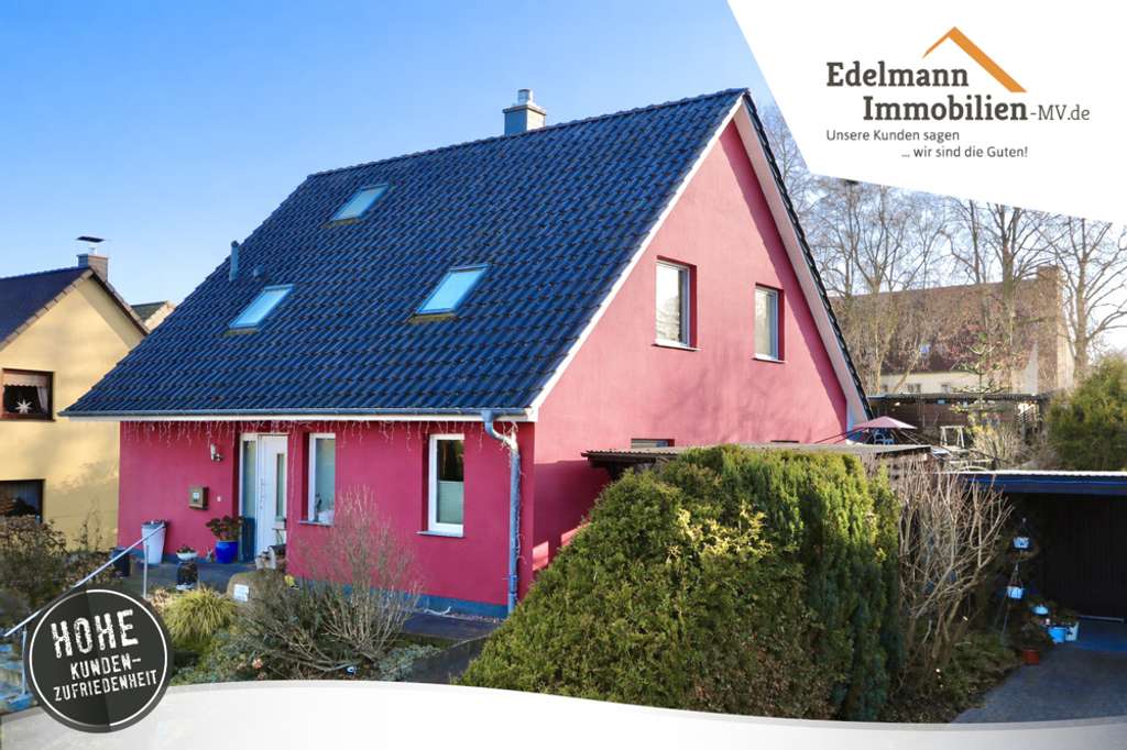 Immobilie in Laage - Ihr neues Familienglück in Liessow -
Ca.154m² Wohnfläche, 5 Zimmer, großzügiger Garten, Doppelparke - Bild 0