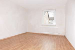 ***Nette Nachbarn gesucht: Renovierte 3-Zimmer-Wohnung mit Balkon in ruhiger Umgebung*** – Henschelstr. 8, 47229 Friemersheim, Duisburg – Vorschaubild 3