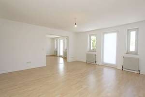 Großzügige und helle 3,5 Zimmer Wohnung in Kassel-Süd