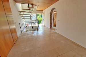 Zweifamilienhaus mit Traumgarten, 2 Garagen, Pool, ausgebautem Souterrain und schöner Aussicht – Wetteraukreis – Vorschaubild 8