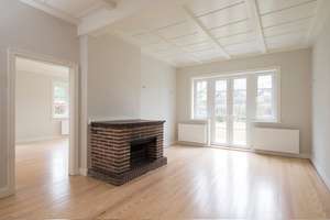 alte Stilelemente und Moderne vereint – Die vollständige Adresse der Immobilie erhältst du vom Anbieter., 22391 Wellingsbüttel, Hamburg – Vorschaubild 7