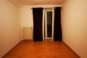 Helle 3-Raum-Hochparterre-Wohnung mit Balkon und EBK in Hamburg-Rahlstedt – Heestweg 2, 22143 Rahlstedt, Hamburg – Vorschaubild 5