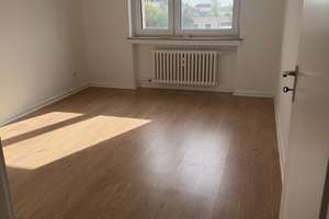 Stilvolle, sanierte 3-Zimmer-Wohnung mit Balkon und EBK in Lübeck – 23566 Sankt Gertrud, Lübeck – Vorschaubild 9