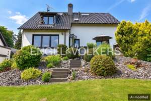 Kernsaniertes Zweifamilienhaus mit Panoramablick, großem Garten und vielseitigen Nutzungsmöglichk...