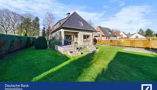 Bild von RESERVIERT - Wohnen mit Stil: Saniertes EFH und großer Garten