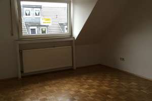 Wunderschöne DG-Wohnung mit Südbalkon zentral gelegen – Die vollständige Adresse der Immobilie erhältst du vom Anbieter., 51061 Höhenhaus, Köln – Vorschaubild 3