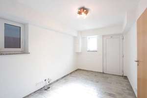 Große Villenhälfte mit Einliegerwohnung + MIT ALPENBLICK + 6 Zimmern + Hobbyraum + großem Garten – Die vollständige Adresse der Immobilie erhältst du vom Anbieter., 80999 Untermenzing, München – Vorschaubild 43