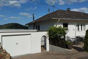 ** Traumhaft wohnen mit unverbaubarem Rheinblick – Einfamilienhaus mit Charme in Bacharach-Neurath** – Die vollständige Adresse der Immobilie erhältst du vom Anbieter., 55422 Bacharach – Vorschaubild 2
