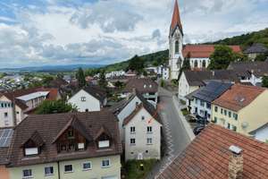 Herziges Reiheneckhaus auf 4 Stockwerke verteilt. – Bergstr. 5, 78262 Gailingen am Hochrhein – Vorschaubild 1
