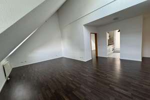 stilvolle 2-Zimmer-DG-Wohnung mit beeindruckender Raumhöhe - zentral in Mz-Kastel, von privat