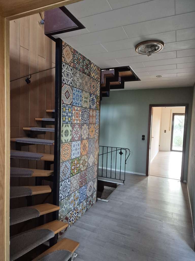 Immobilie in Bodenfelde - * Bodenfelde * Doppelhaushälfte mit einer Garage * Wfl. ca. 174 m² *Grundstück 514 m² * - Bild 4