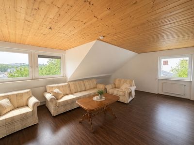 Großzügige Dachgeschosswohnung mit Balkon und EBK in Nastätten