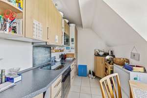 Helle 3-Zimmer-Dachgeschosswohnung  — neues Dach, ruhige Lage und Gartennutzung – Die vollständige Adresse der Immobilie erhältst du vom Anbieter., 90409 Schleifweg, Nürnberg – Vorschaubild 9