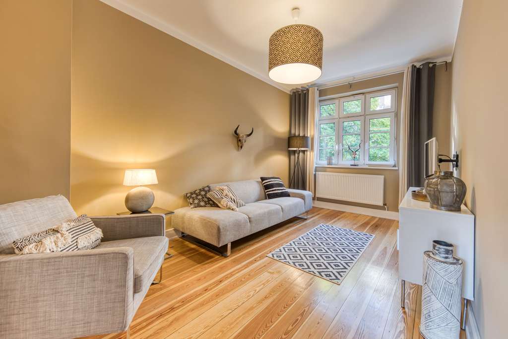 Urban Wohnen, grün genießen: Moderne Eigentumswohnung mit Terrasse und Garten in Eppendorf