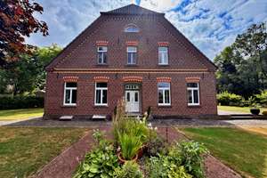 Einzigartiges Haus im Grünen bietet genügend Platz für Home-Office und Erholung im eigenen Garten