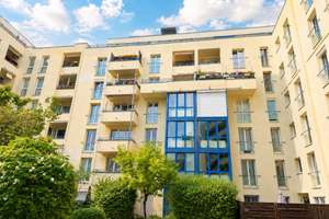 Bezugsfreie 2-Zimmer-Wohnung mit Balkon, Einbauküche und Stellplatz – Die vollständige Adresse der Immobilie erhältst du vom Anbieter., 4315 Neustadt-Neuschönefeld, Leipzig – Vorschaubild 1