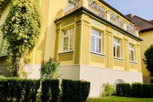 Juwel in Harlaching's Bestlage: Lichtdurchflutete Wohnung in Jugendstilvilla  & Sonnen Privatgarten
