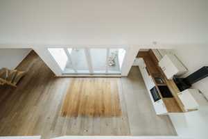 Stilvolle 3-Zimmer-Dachgeschosswohnung mit geh. Innenausstattung mit Balkon und EBK – Stettner Straße 23, 81549 München – Vorschaubild 9