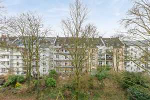 3-Zimmer-Wohnung mit Süd-Balkon ins Grüne in Düsseldorf-Golzheim – Düsseldorf – Vorschaubild 3