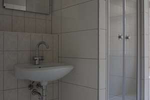 HIER KOMMT MAN GERN HEIM! 2 Zimmer-EG-Wohnung mit (kleinem) Balkon nahe der Altstadt – Gorkistraße 21, 99084 Brühlervorstadt, Erfurt – Vorschaubild 8